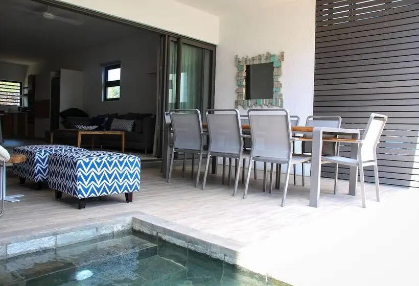 Latitude Luxury Seafront Apartments