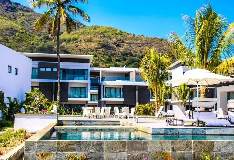 Latitude Luxury Seafront Apartments
