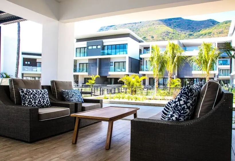 Latitude Luxury Seafront Apartments