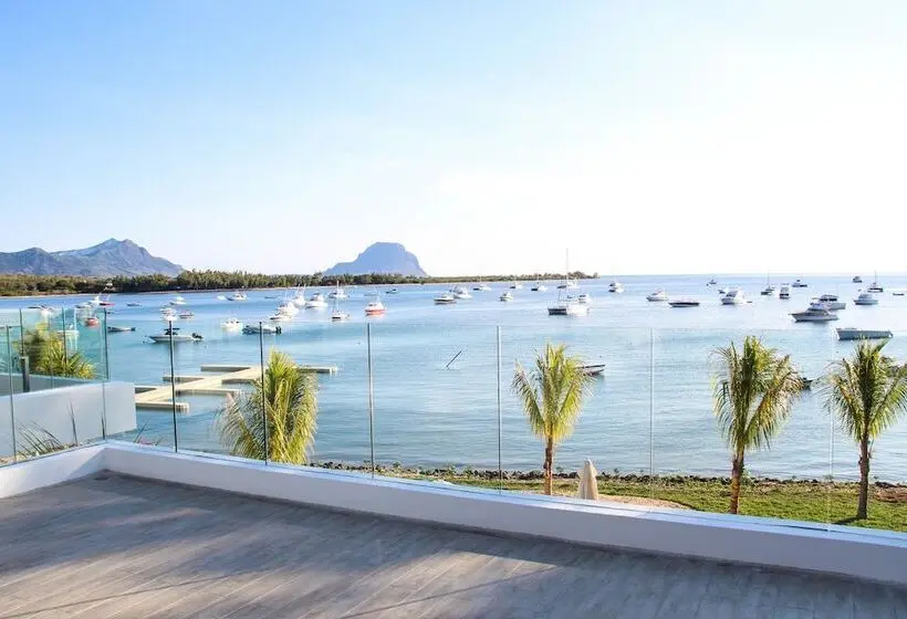Latitude Luxury Seafront Apartments