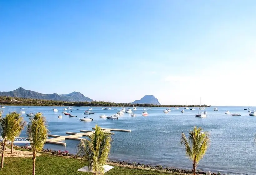 Latitude Luxury Seafront Apartments