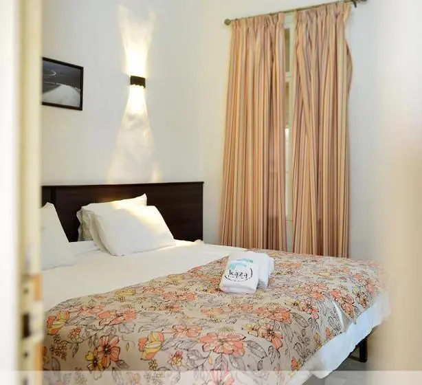 هتل Batroun Boutique Suites