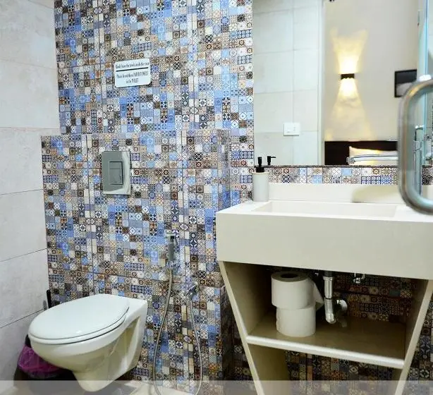 هتل Batroun Boutique Suites