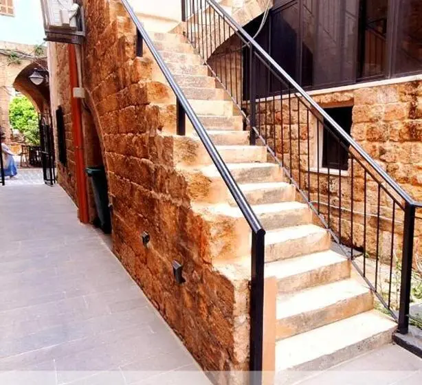 هتل Batroun Boutique Suites