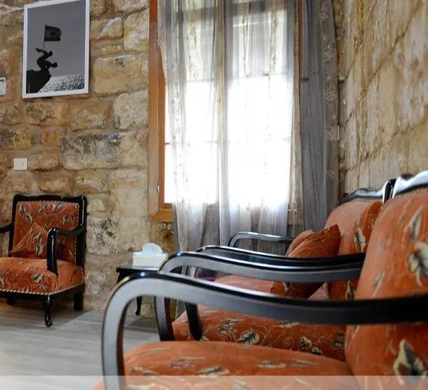 هتل Batroun Boutique Suites