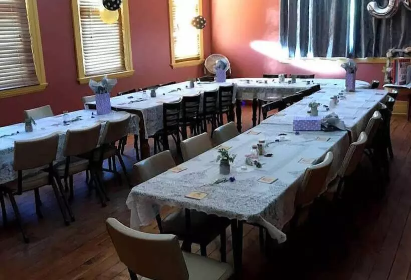 Federal Hotel & Motel