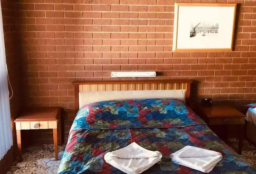 Federal Hotel & Motel