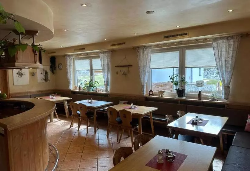 ホテル Pension Alpenblick Schattwald