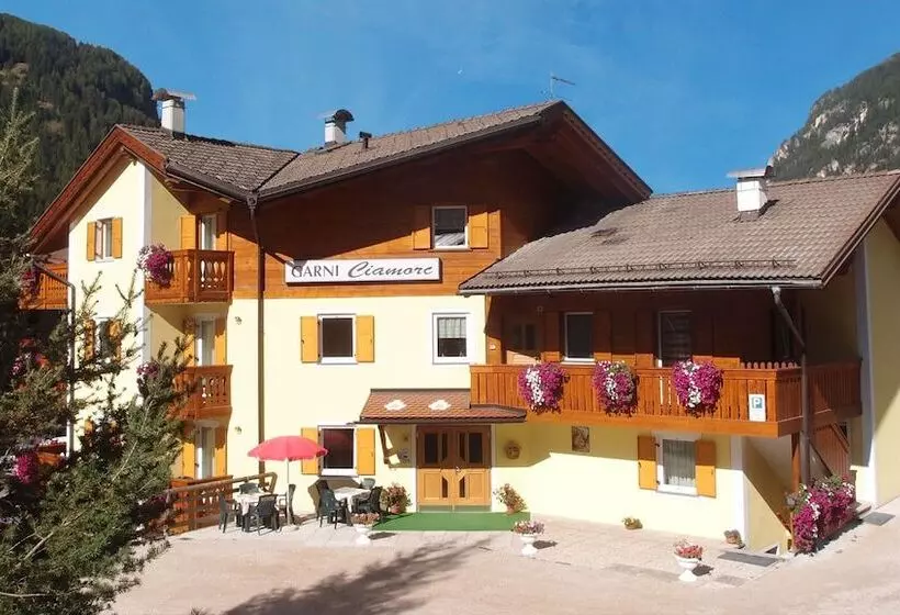 Hotelli Garni Ciamorc