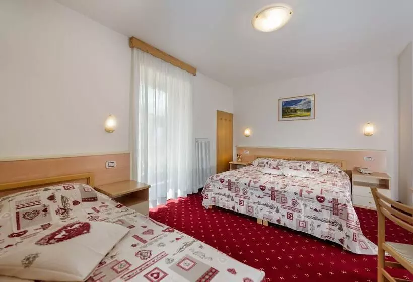 Hotelli Garni Ciamorc