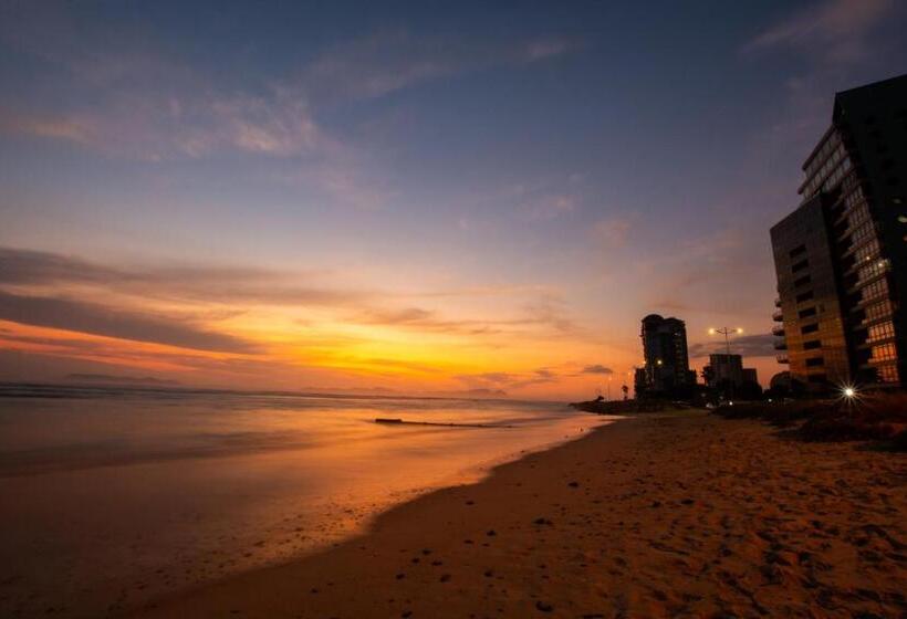 Отель Ocean Breeze