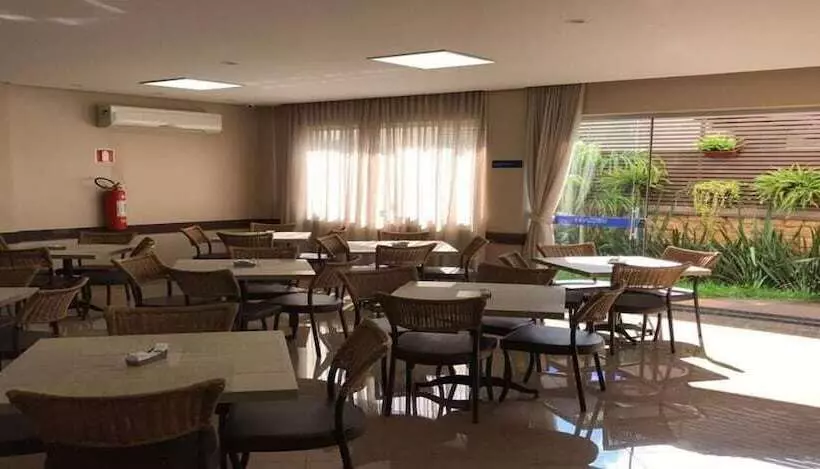 Hotelli Racini Suites