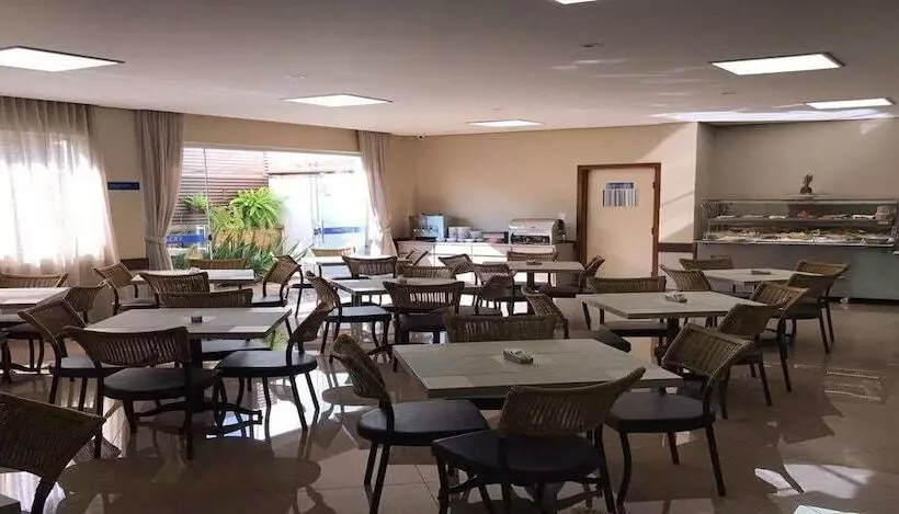 Hotelli Racini Suites