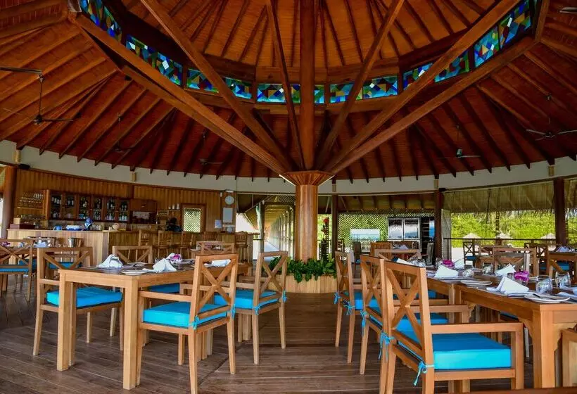 Hotelli Reethi Faru, Bio Luxury Resort