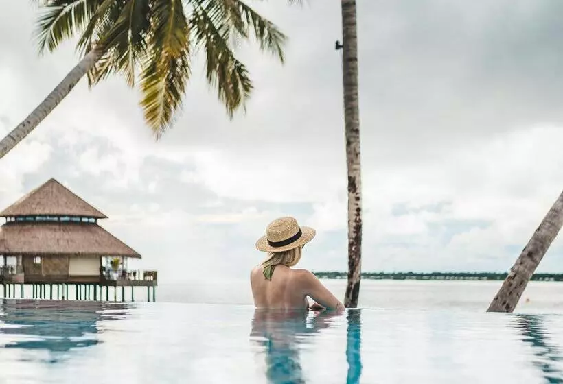 Hotelli Reethi Faru, Bio Luxury Resort