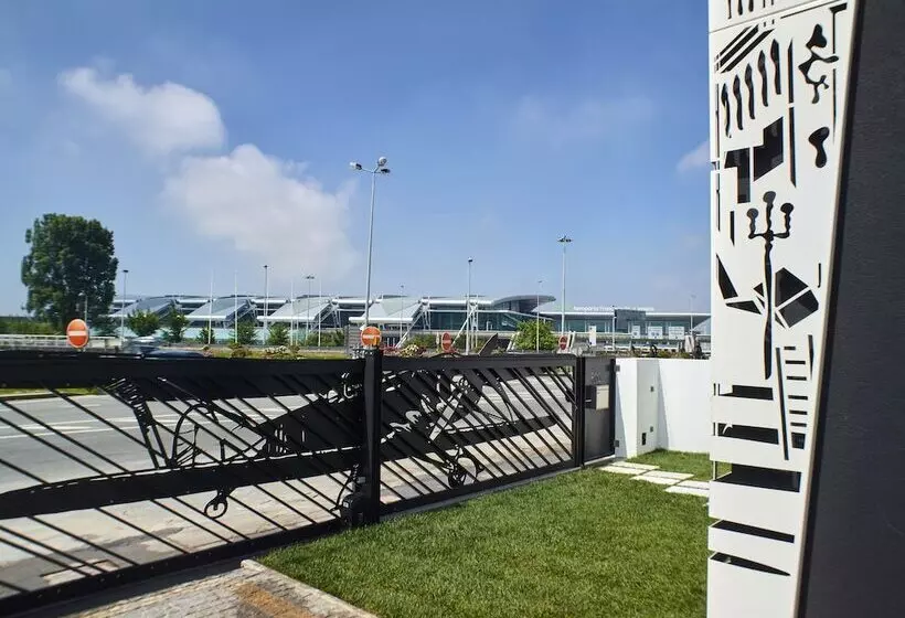 ホテル Solar Antigo Porto Aeroporto