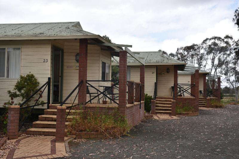 Mount Barker Valley Views Motel & Chalets, Western Australia