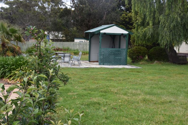 Mount Barker Valley Views Motel & Chalets, Western Australia