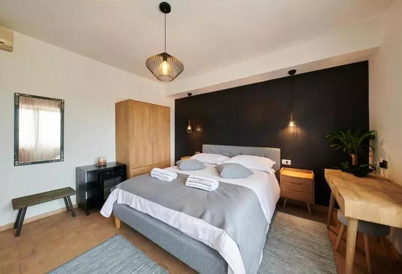 ベッドアンドブレックファースト Boutique Rooms Luna