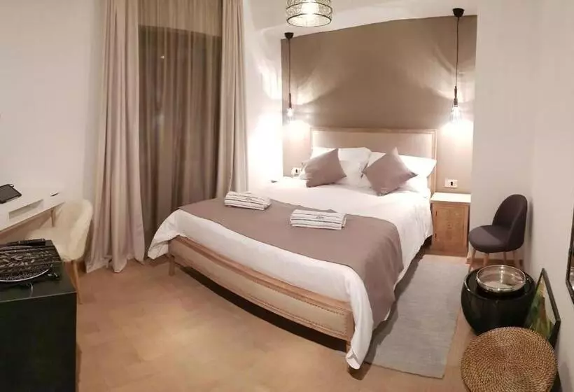 ベッドアンドブレックファースト Boutique Rooms Luna