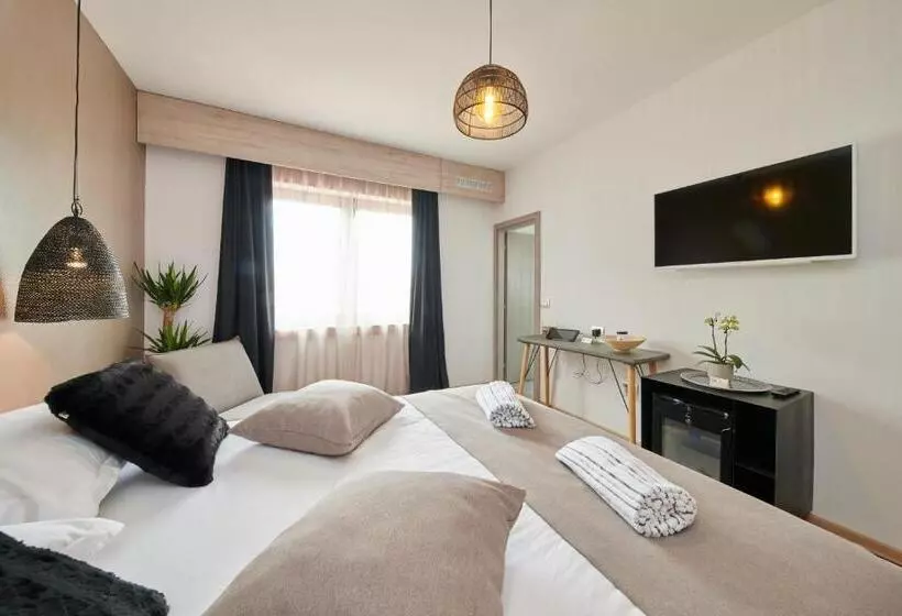 ベッドアンドブレックファースト Boutique Rooms Luna