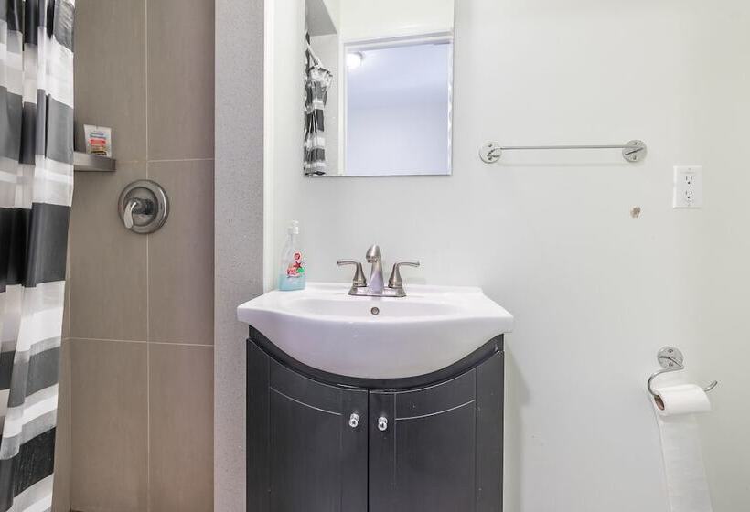 مسافرخانه Yiju Guest House