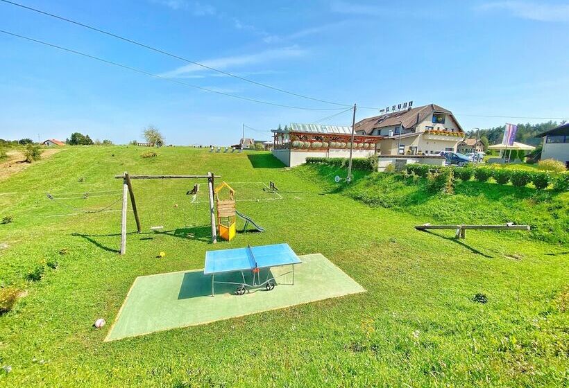 בית מלון כפרי 16 Lakes