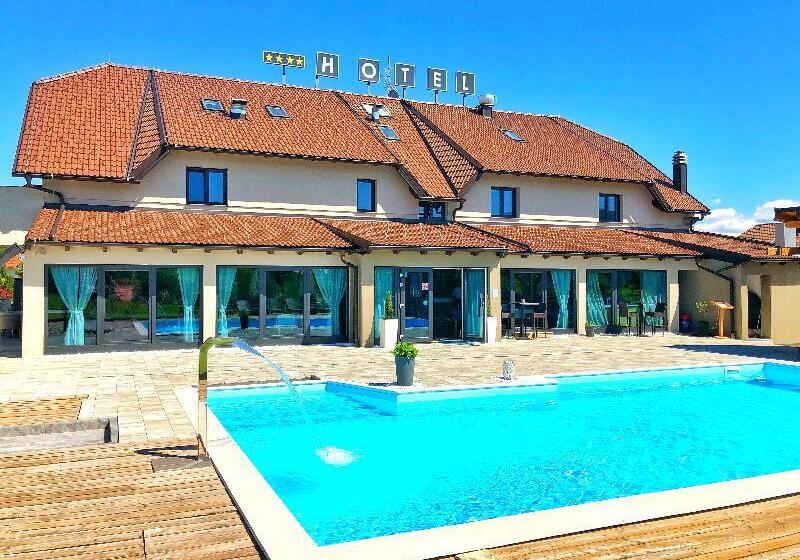 בית מלון כפרי 16 Lakes