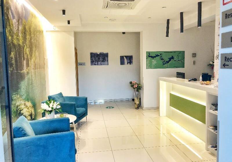 בית מלון כפרי 16 Lakes