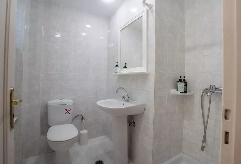 Alamis Hotel & Apartments