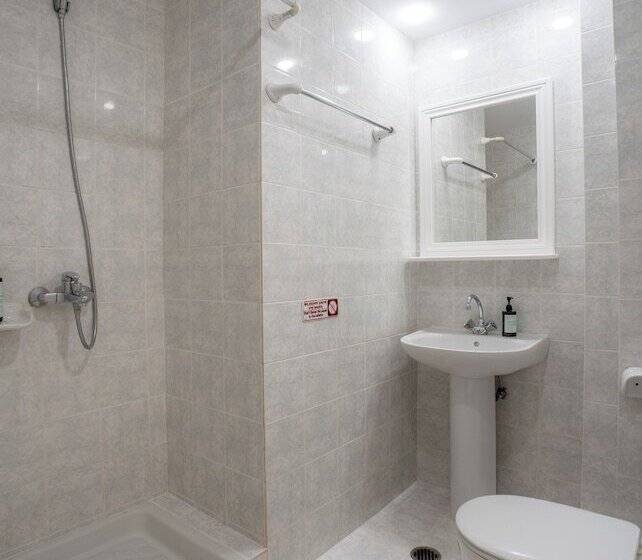 Alamis Hotel & Apartments