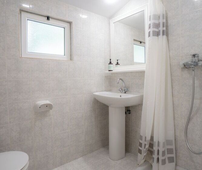 Alamis Hotel & Apartments