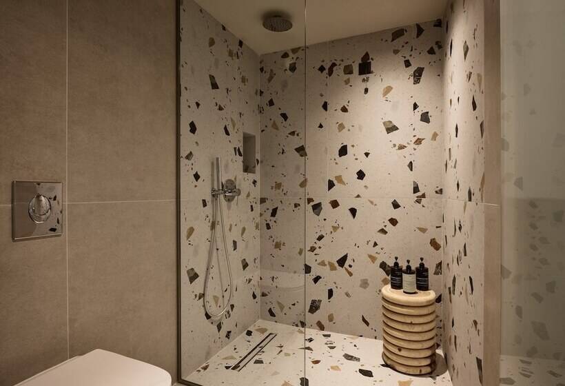 Alamis Hotel & Apartments