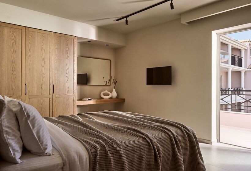 Alamis Hotel & Apartments