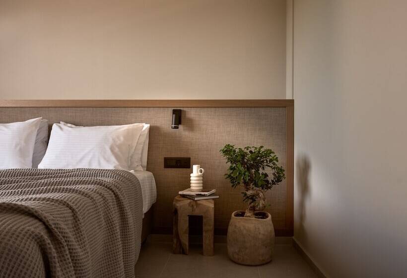 Alamis Hotel & Apartments