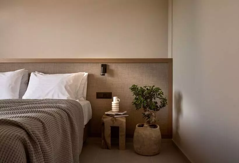 Alamis Hotel & Apartments