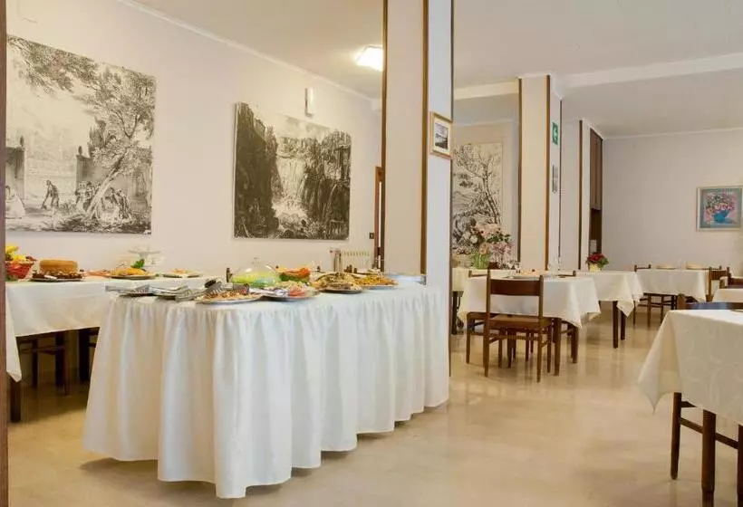 هتل Albergo La Rosetta