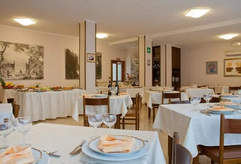 هتل Albergo La Rosetta