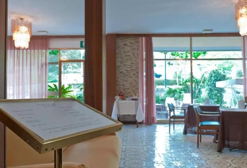 هتل Albergo La Rosetta