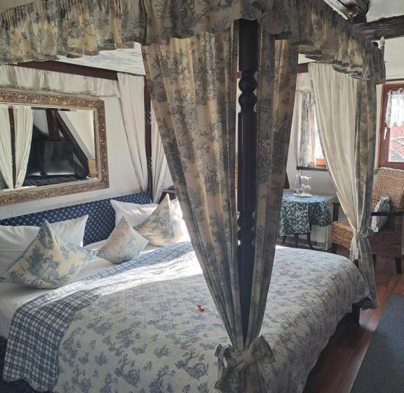 ホテル Altfraenkische Weinstube