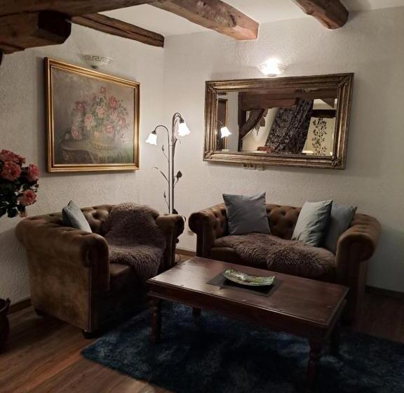 ホテル Altfraenkische Weinstube