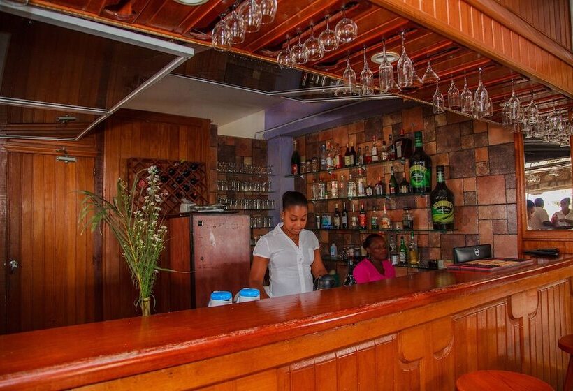 هتل Auberge Du Mont Saint Jean