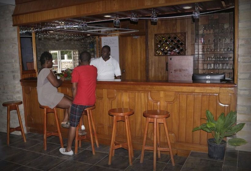 هتل Auberge Du Mont Saint Jean