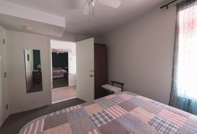 Hotelli Auberge La Courtepointe