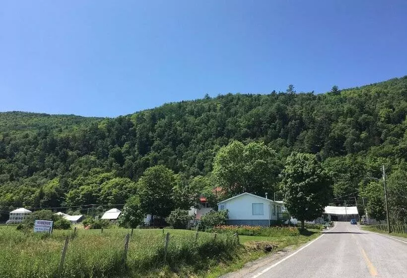 Hotelli Auberge La Courtepointe