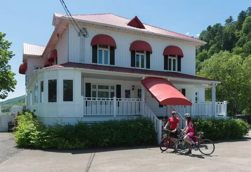 Hotelli Auberge La Courtepointe