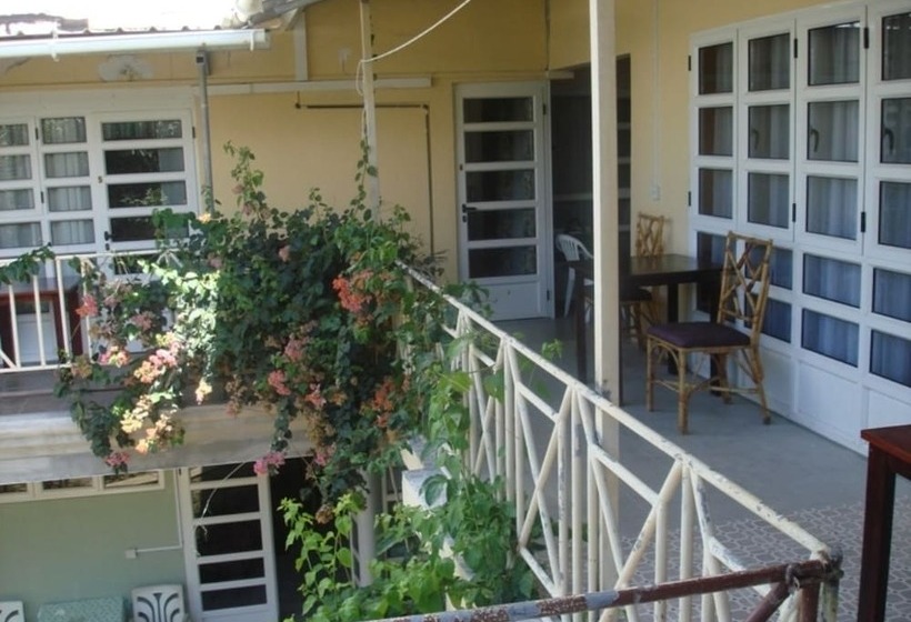 هتل Auberge Le Saladier