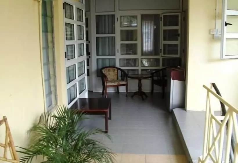 هتل Auberge Le Saladier