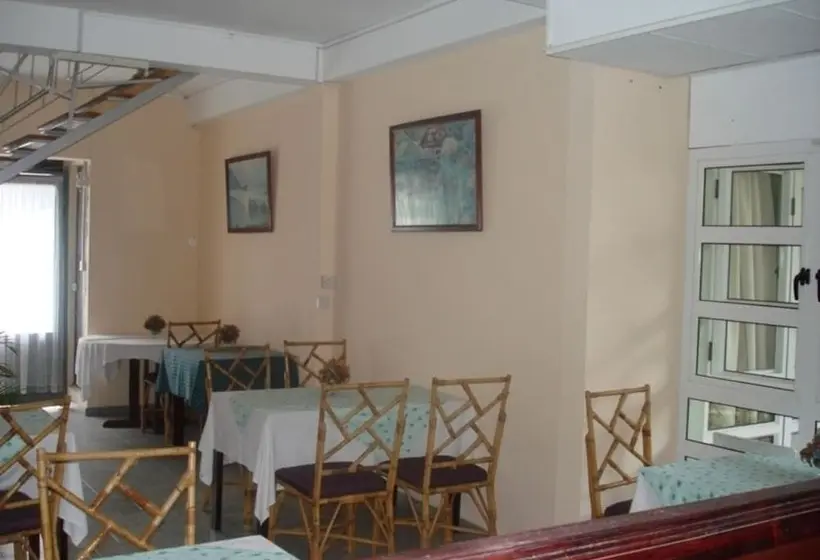 هتل Auberge Le Saladier