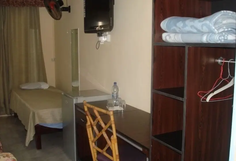 هتل Auberge Le Saladier